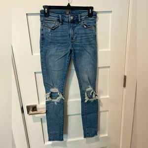 Abercrombie & Fitch Mid Rise Super Skinny Jeans